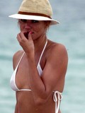 Hot pictures of sexy Cameron Diaz in bikini